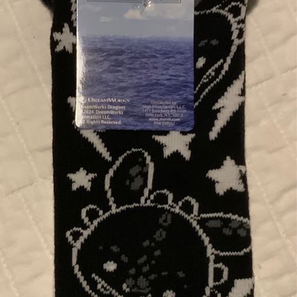 How To Train Your Dragon Toothless No-Show Socks 2 Pair - Picture 5 of 7